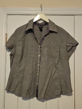 Rafaells Woman Black & White Plaid Short Sleeve Button-Down Shirt